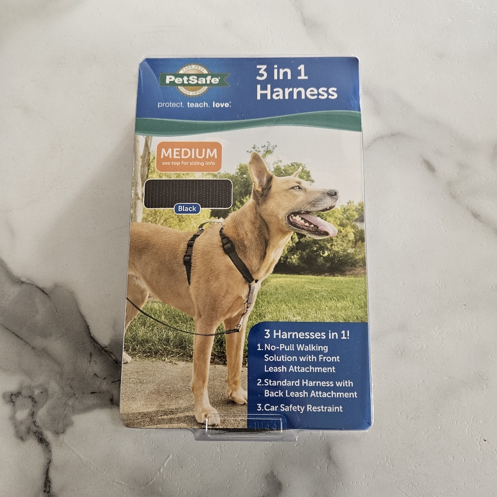 Petsafe 3 in 1 Dog harness Medium New in box